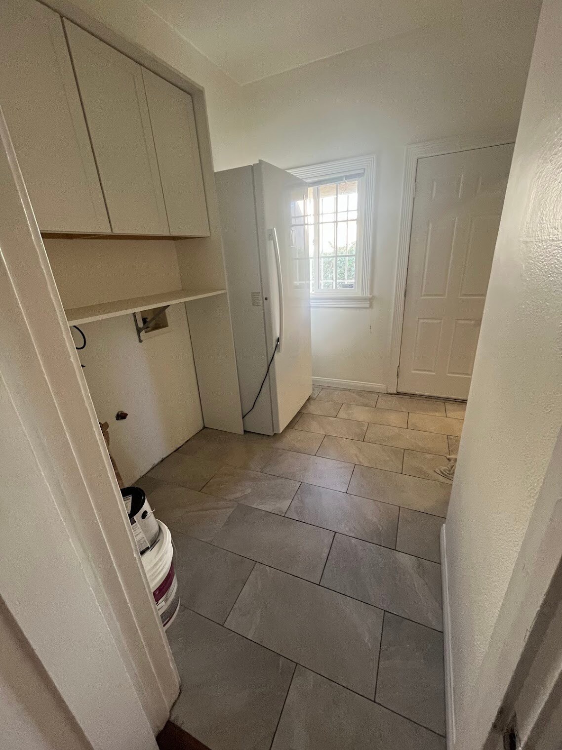 laundry room - 5761 W Olympic Blvd