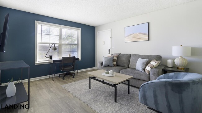 Building Photo - 231 New Shackle Island Rd