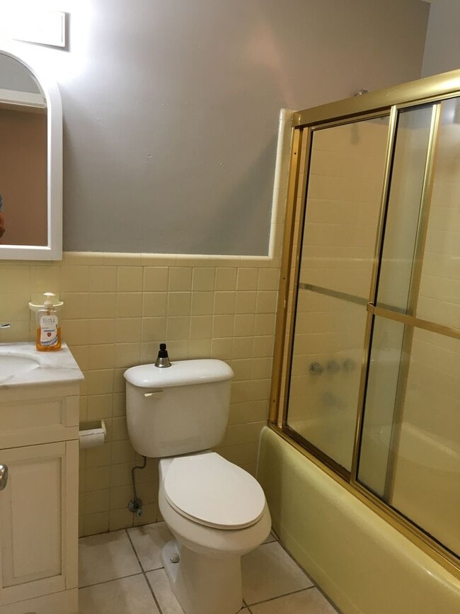 Building Photo - Midcentury with Modern Conveniences