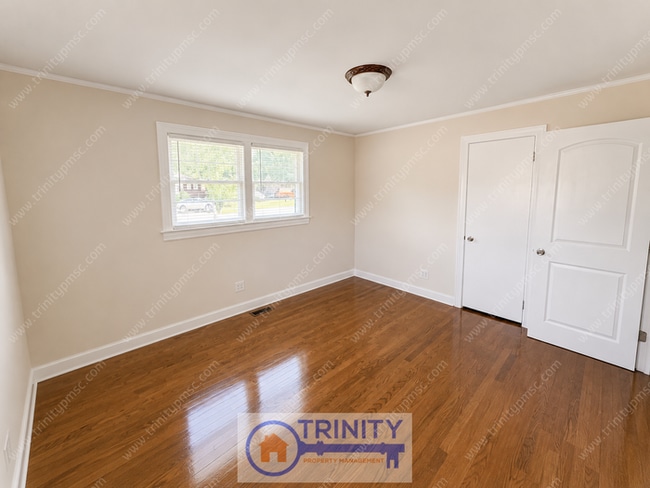 Building Photo - Your new home awaits!