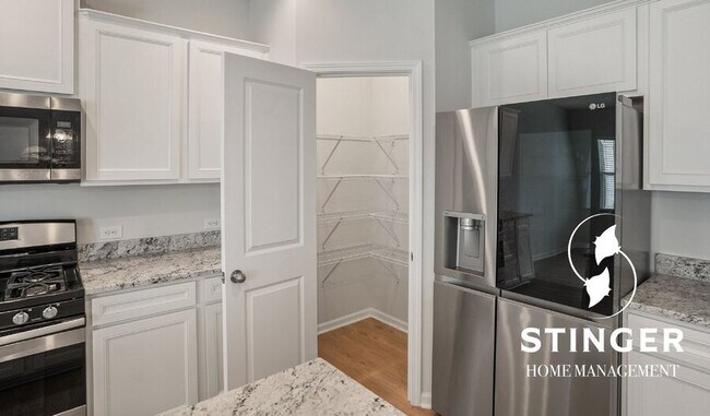 Building Photo - 70 Keowee Ln