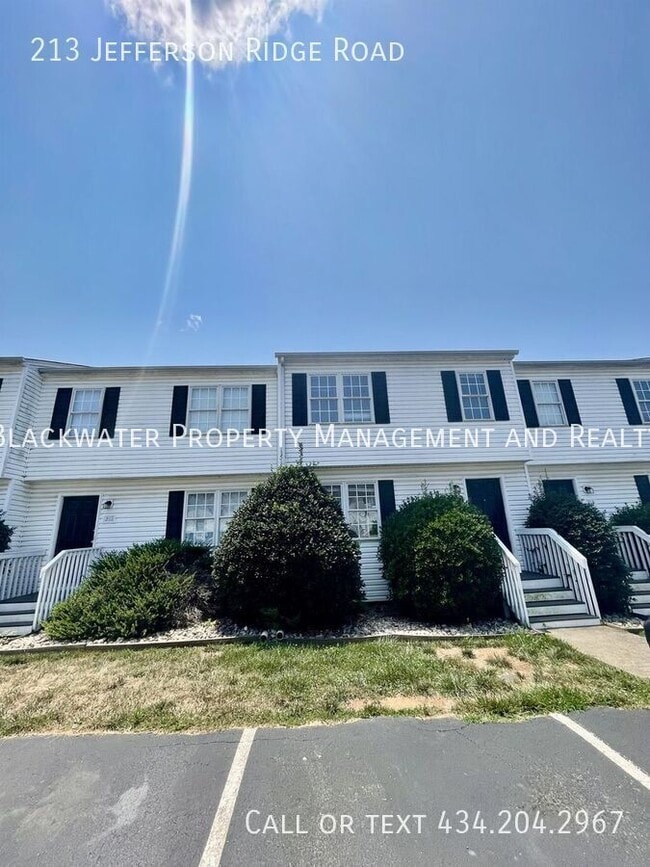 Building Photo - 213 Jefferson Ridge Rd