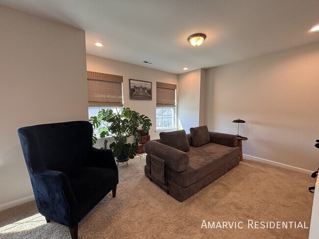 Building Photo - 205 Noble Deer Wy