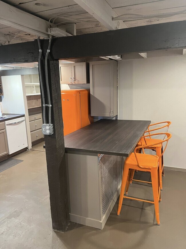 Building Photo - 843 SW 116th St