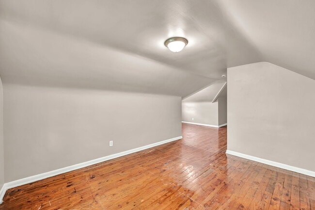 Building Photo - 10401 Way Ave