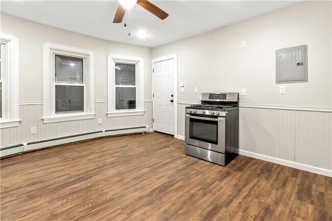 Building Photo - 538 Power Rd