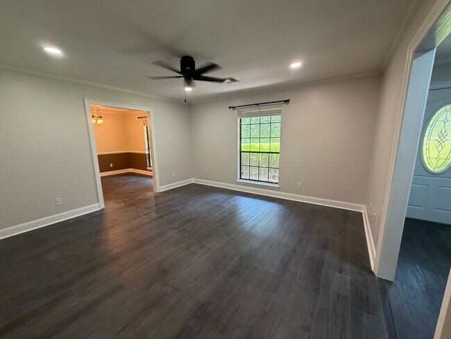 Building Photo - Remodeled 3 Bedroom Home in Keithville