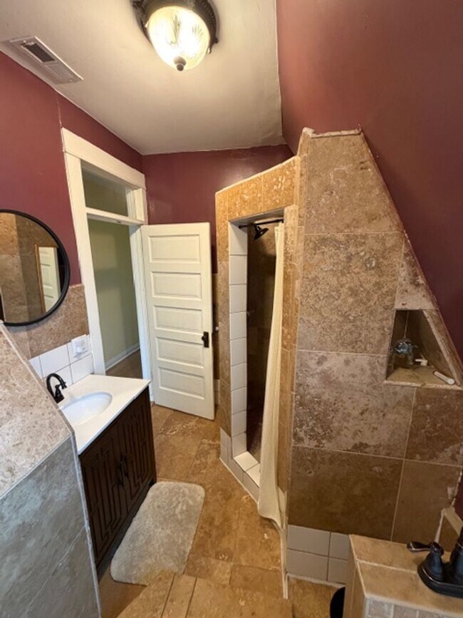 Building Photo - 1538 S 400 E