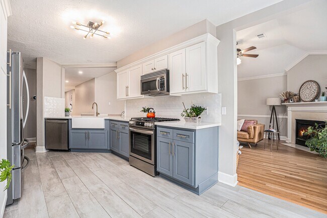 Building Photo - 618 Bay Oaks Dr