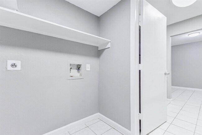 Building Photo - 12611 Ashford Meadow Dr