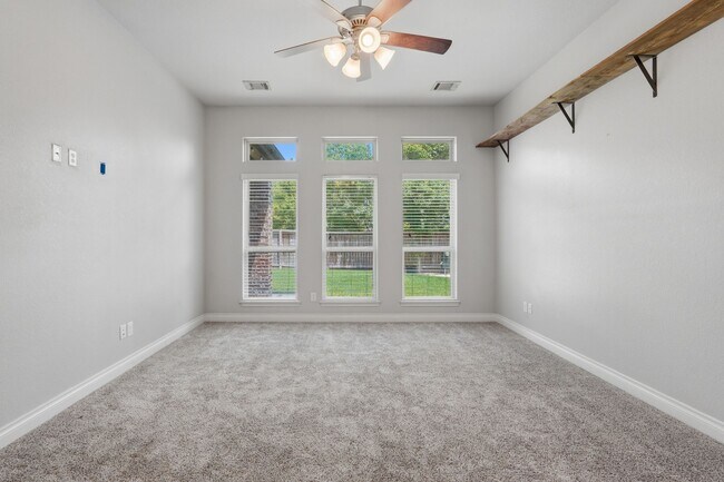 Building Photo - 103 Boarsmen Ct
