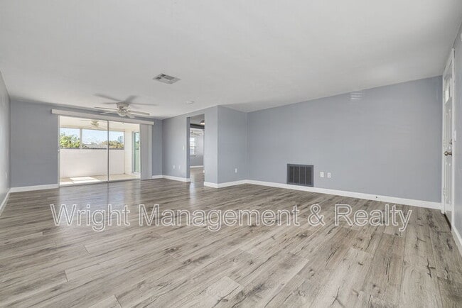 Building Photo - 3233 Finch Dr