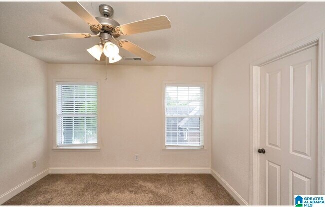 Building Photo - 107 Castlehill Dr