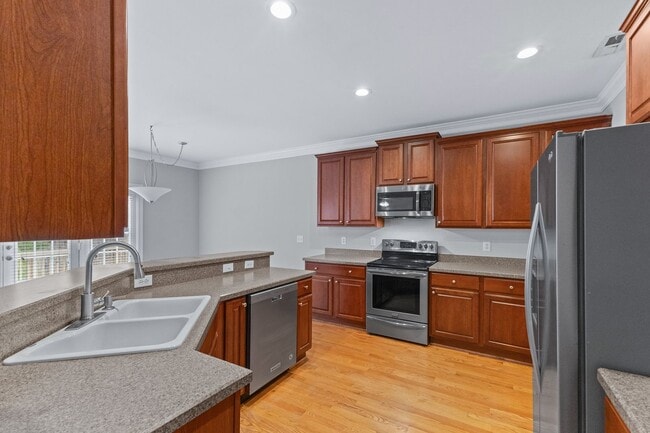 Building Photo - **3bd/2.5ba Townhome in Magnolia Woods**