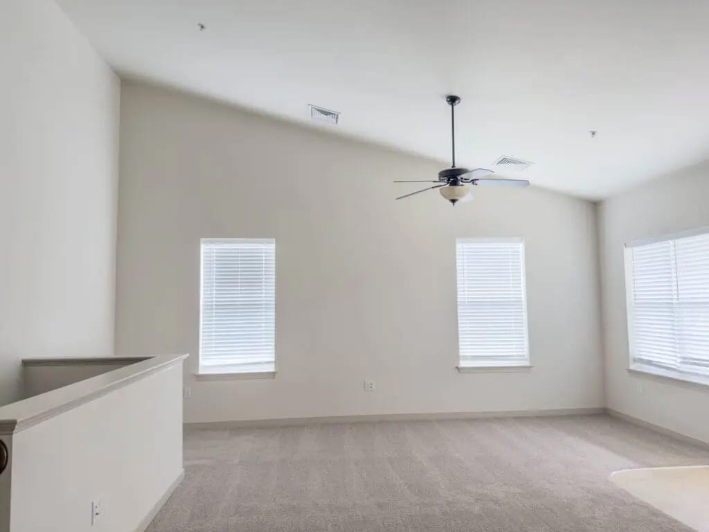 Building Photo - 2038 Shady Oak Dr