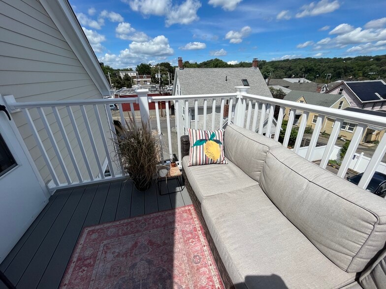 Building Photo - 925-927-927 Massachusetts Ave