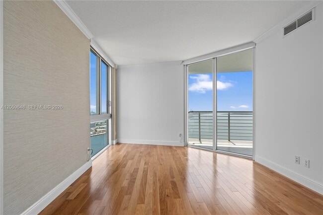 Building Photo - 335 S Biscayne Blvd