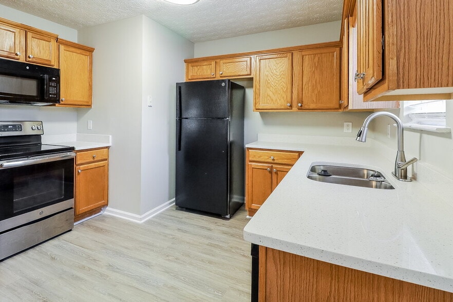 Building Photo - 90 Dylans Ct