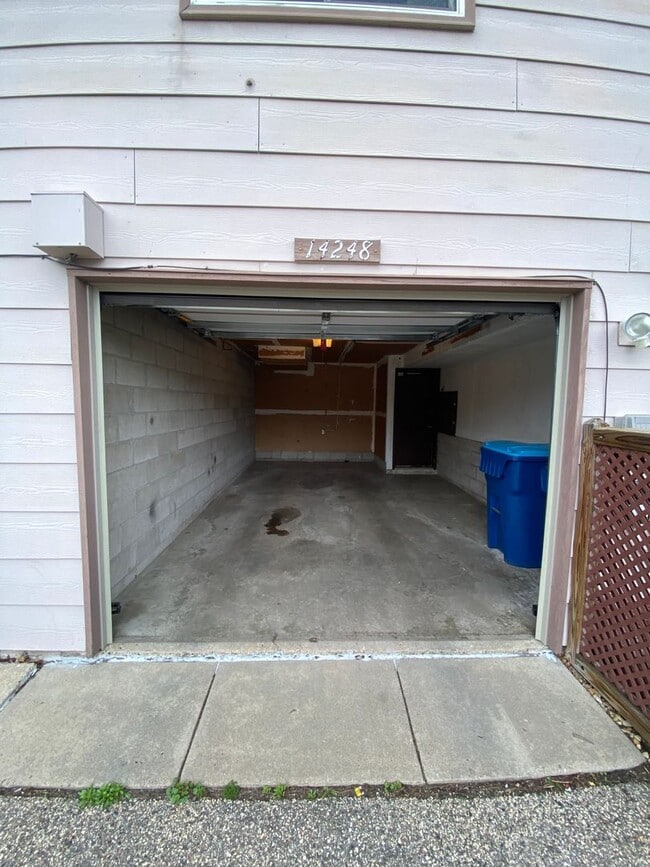Building Photo - New Renovated 2br/1ba Townhome in Apple Va...