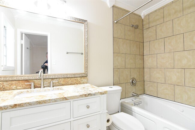 Building Photo - 13710 Ella Lee Ln