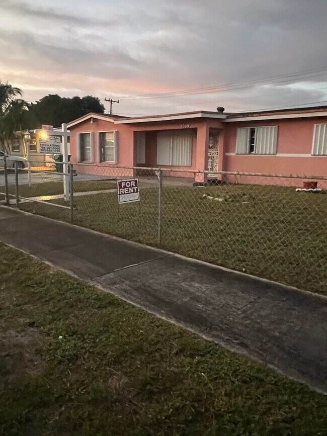 Building Photo - 5281 NW 180th Ter