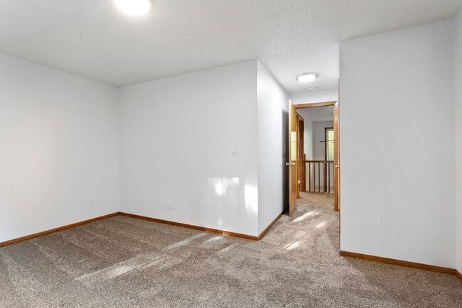 Building Photo - this is a must see large 2 bed 1.5bath tow...