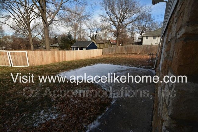 Building Photo - 4340 W 51st St