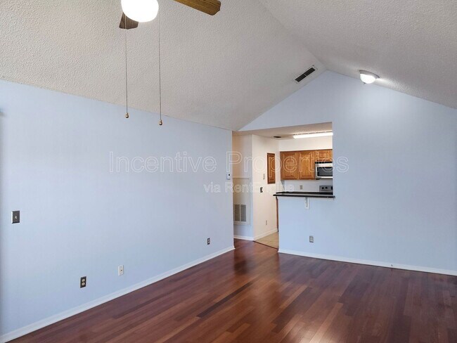 Building Photo - 1057 S Hiawassee Rd