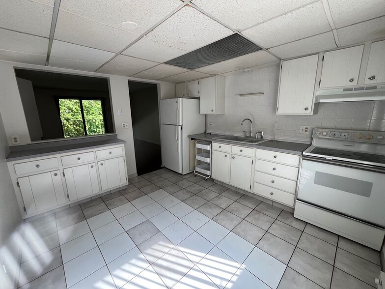 Building Photo - 1030 SOUTH DUNLOP