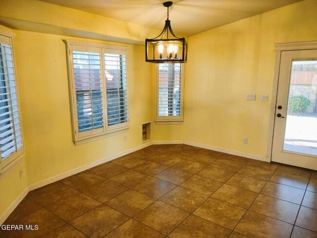 Building Photo - 2828 Bear Rock Pl