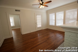 Building Photo - 131 E Ridgewood Ct