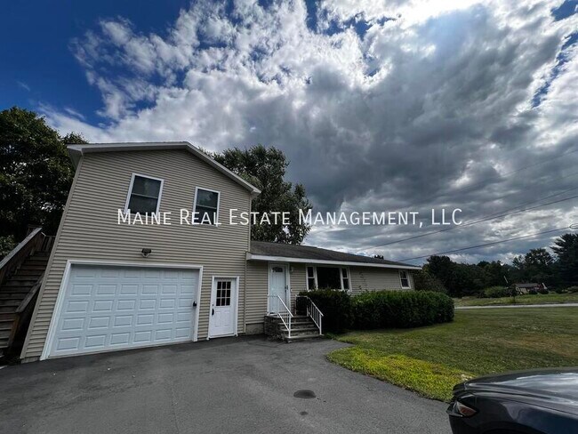 Building Photo - 287 Old County Rd