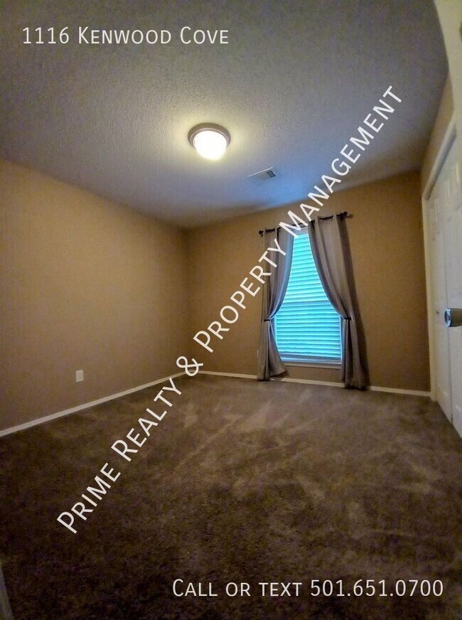 Building Photo - 1116 Kenwood Cove