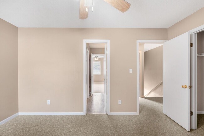 Building Photo - 1723 13th Ct S