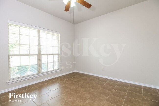Building Photo - 1221 Goodland Terrace