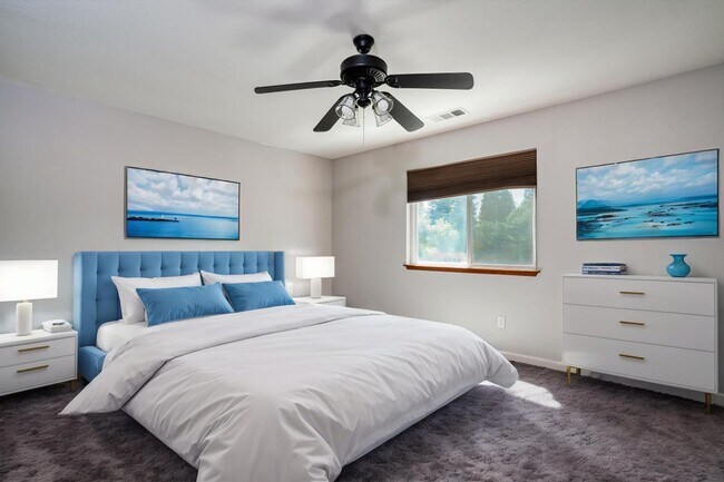 Building Photo - Perfect 6/3 Clovis Home for Large Family!