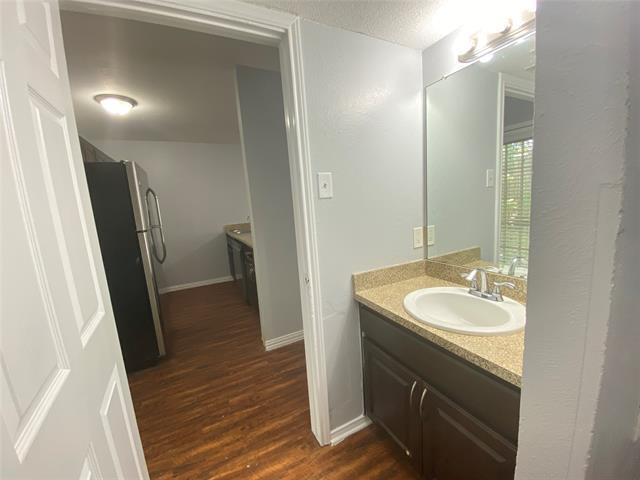 Building Photo - 207 Country Bend