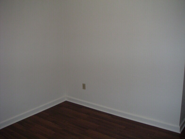 Building Photo - 1418 E St