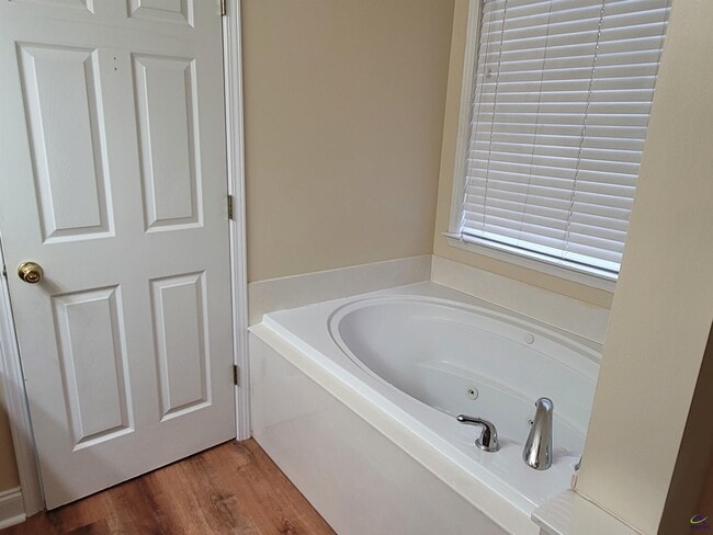 Building Photo - 101 Pamlico Ct