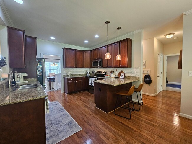 Building Photo - GRASSFIELD - Lauren's Cove
