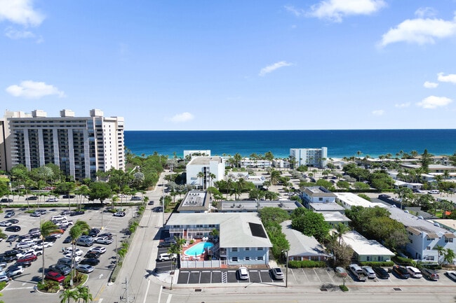 Building Photo - 4658 Bougainvilla Dr