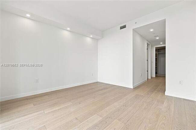 Building Photo - 2200 Brickell Ave