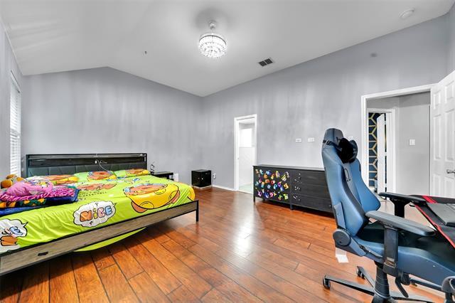 Building Photo - 324 S Mesa Verde Way