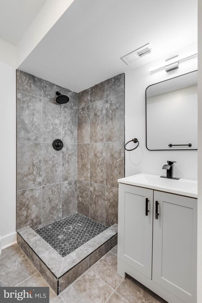 Building Photo - 2528 N 11th St