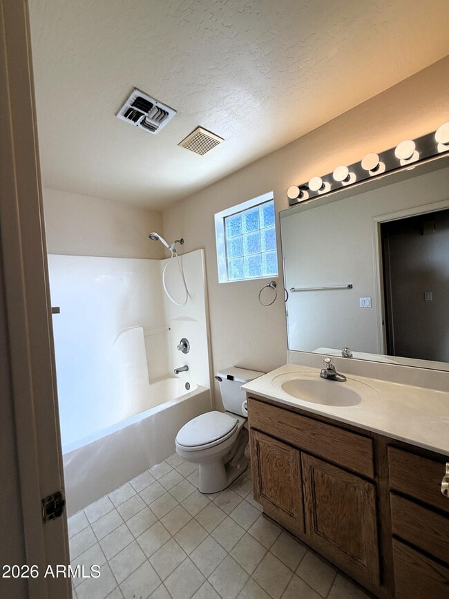 Building Photo - 1280 E Crestview Dr