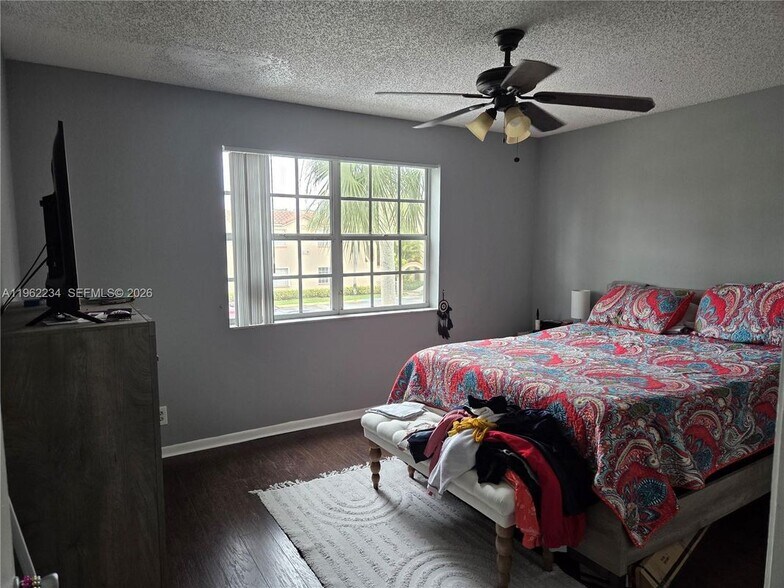 Building Photo - 8710 SW 3rd St