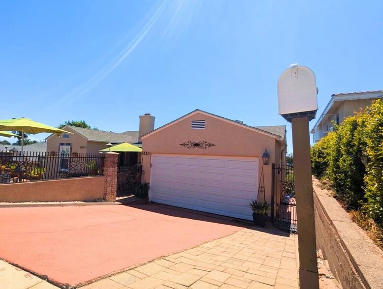 Building Photo - 5831 Adelaide Ave