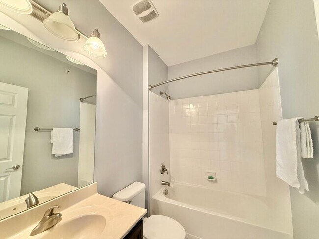 Building Photo - 10321 Sablewood Dr