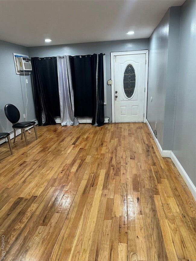 Building Photo - 180-11 146th Ave