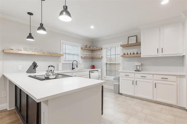 Building Photo - 4535 Calmont Ave
